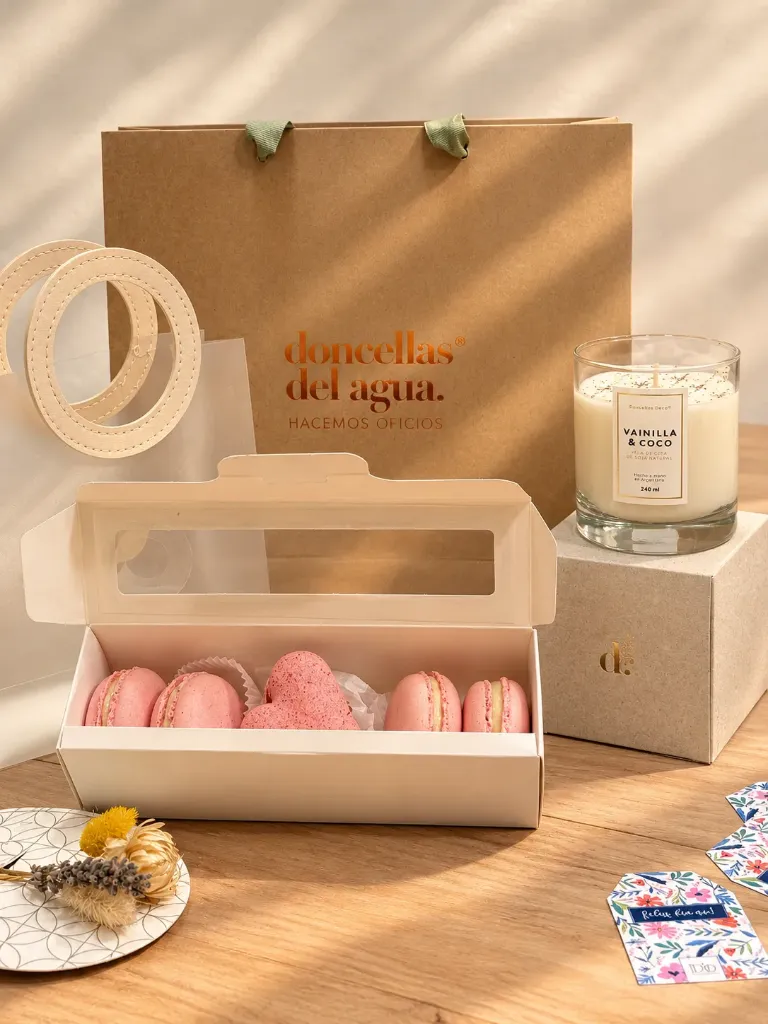 SET MACARON + VELA DONCELLAS DEL AGUA