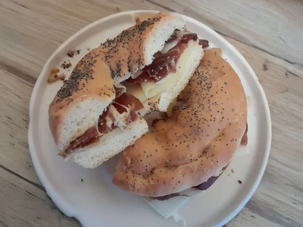 [SAND-04] BAGEL JAMON CRUDO