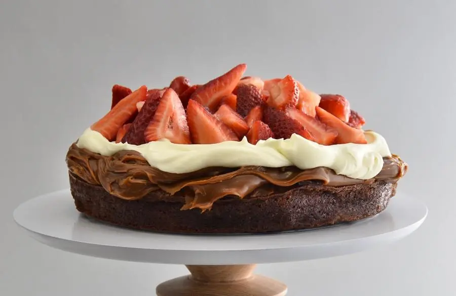 [TORT-17] MARQUISE DE CHOCOLATE Y FRUTOS ROJOS